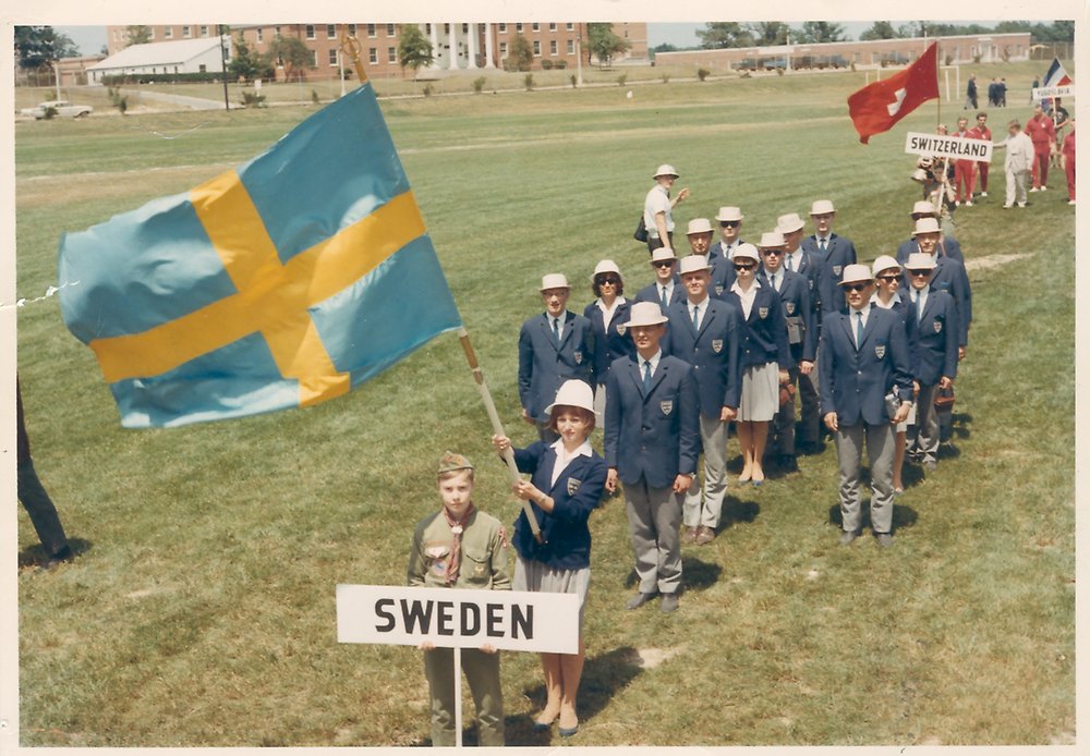 Svenska truppen i Washington med fanbärare Inger Bohlin.